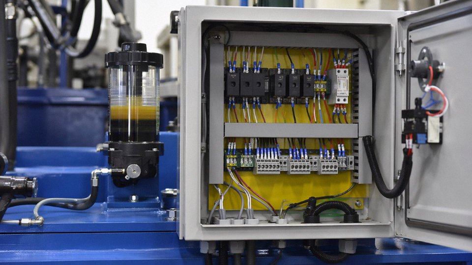 avoid-silicone-lubricant-01-approved-lubricant-control-board