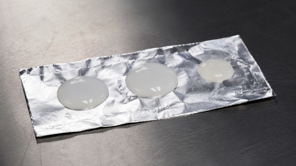 does-liquid-silicone-harden-01-cure-inhibition-spot-test-platinum-foil
