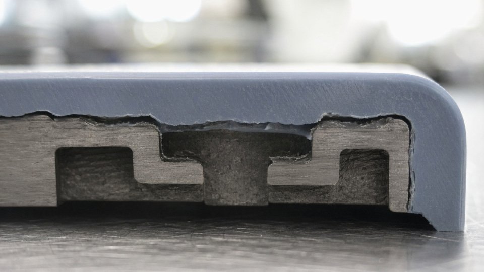 what-does-liquid-silicone-not-stick-to-12-overmolding-insert-primer-failure-cross-section