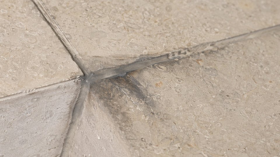 when-not-to-use-silicone-07-silicone-bleed-staining-natural-stone-joint